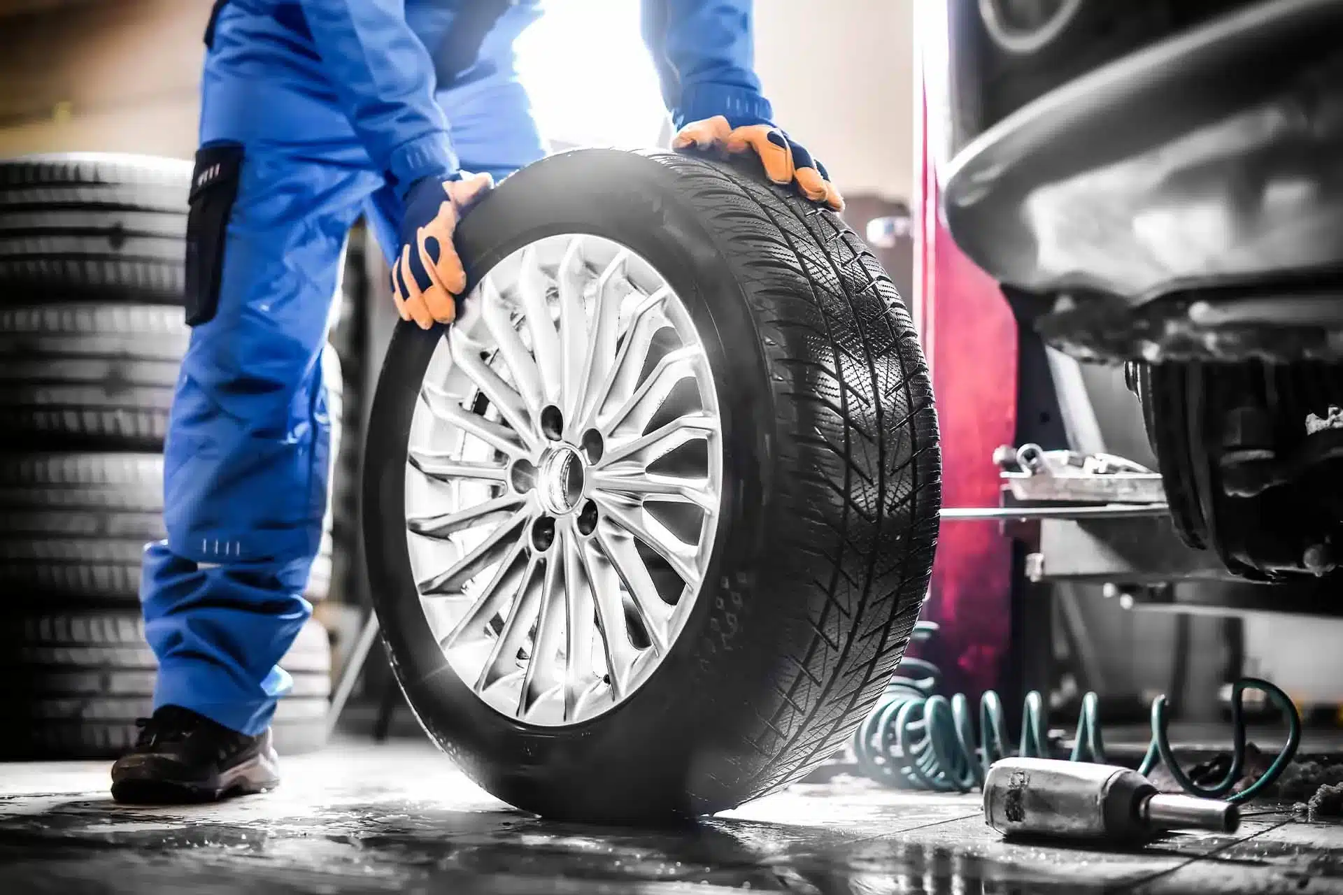 Mobile tyre replacement service roadside in Dubai Marina